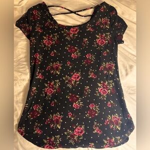No Boundaries girls size lg black shirt with floral print